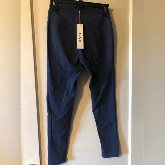 Navy Leggings, size large, ILUS, new with tags - Picture 1 of 3